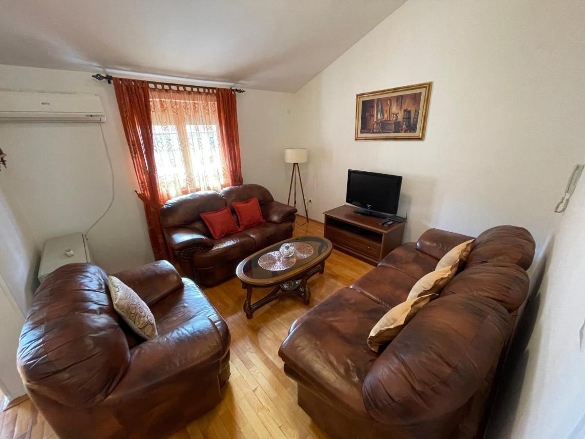 Aquarium Apartment Kotor Exterior photo