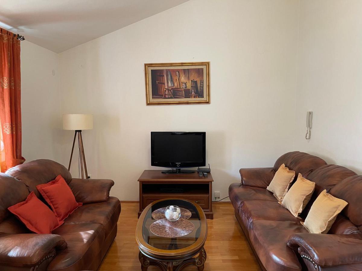 Aquarium Apartment Kotor Exterior photo